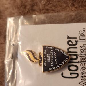 💥FALL SALE💥 VINTAGE Minnesota State University Mankato Pin